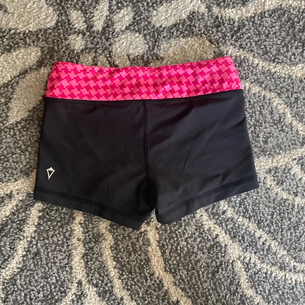 Ivivva girls spandex shorts!!